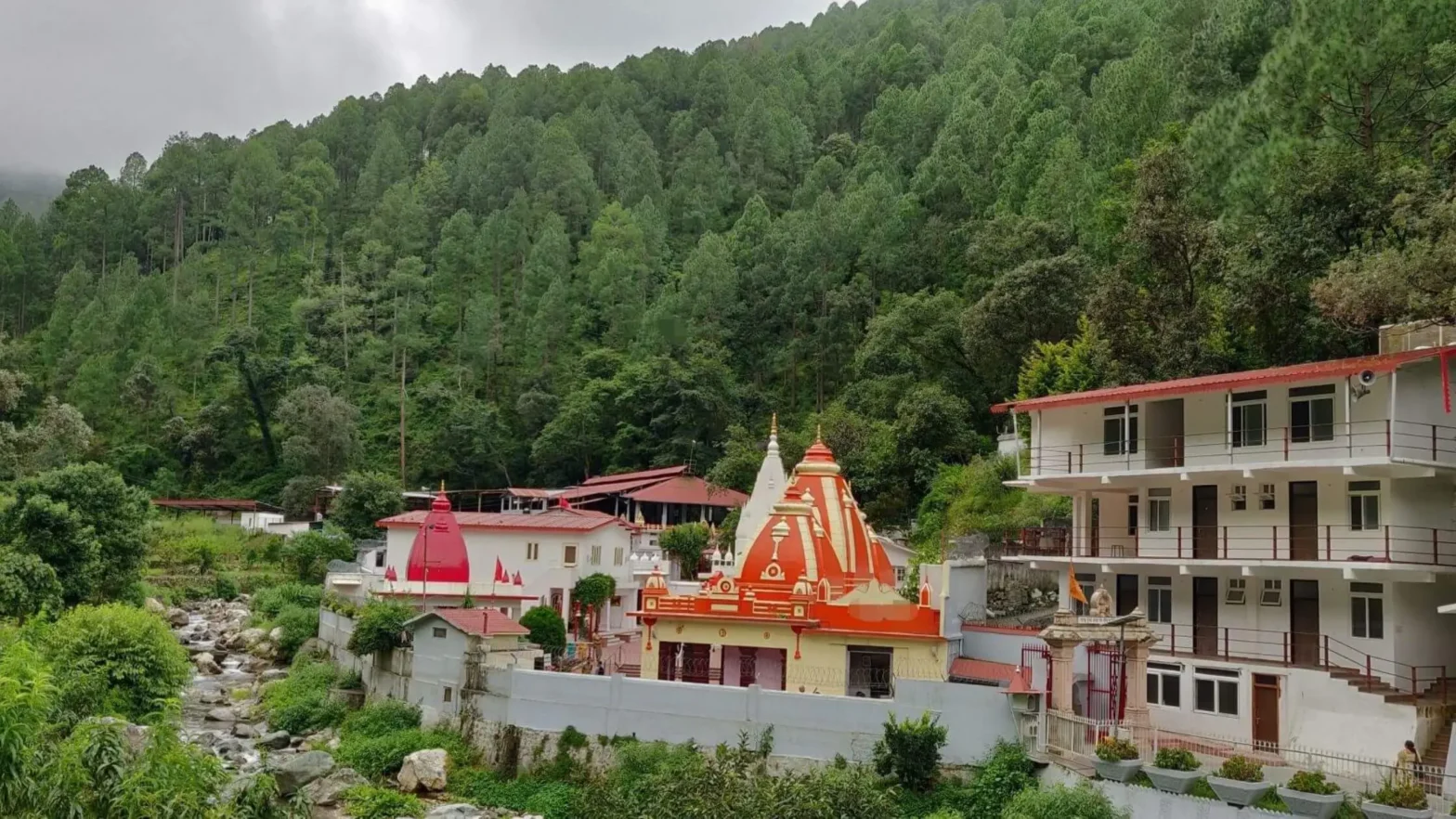 Welcome to our new The Spiritual Magnetism of Kainchi Dham blog. Nestled in the serene hills of Uttarakhand, surrounded by pine forests